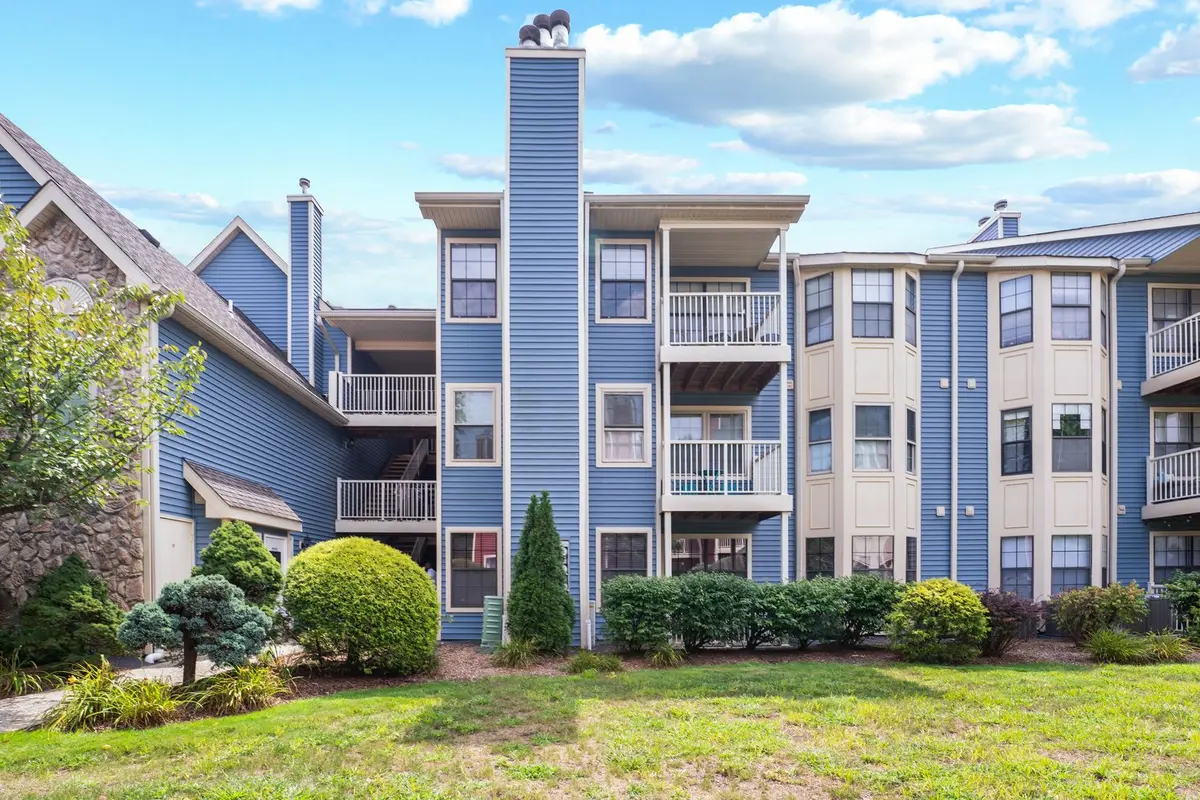 294 Cozzens Ct, East Brunswick, NJ 08816-1855