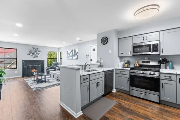 294 Cozzens Ct, East Brunswick, NJ 08816-1855
