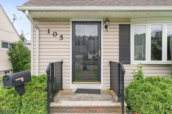 105 Greene Ave, Totowa Boro, NJ 07512