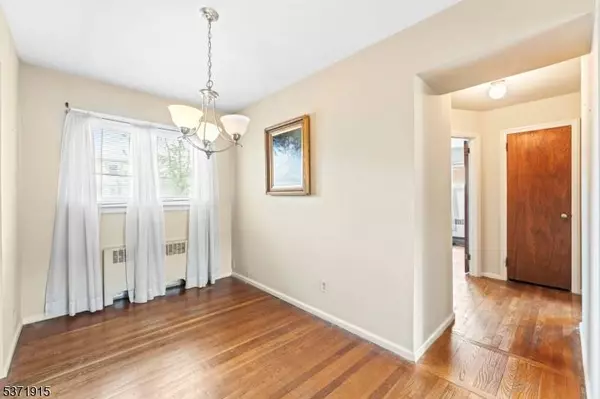 105 Greene Ave, Totowa Boro, NJ 07512