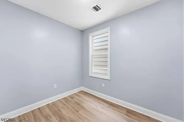 61 Sassafras St, Paterson City, NJ 07524
