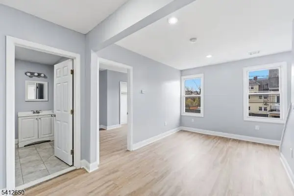 61 Sassafras St, Paterson City, NJ 07524