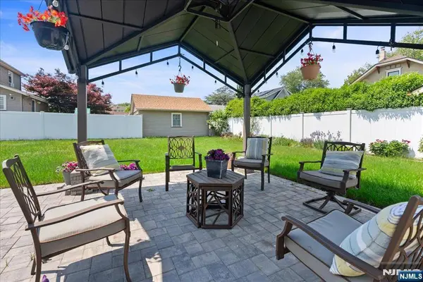 7 Maitland AVE, Hawthorne, NJ 07506