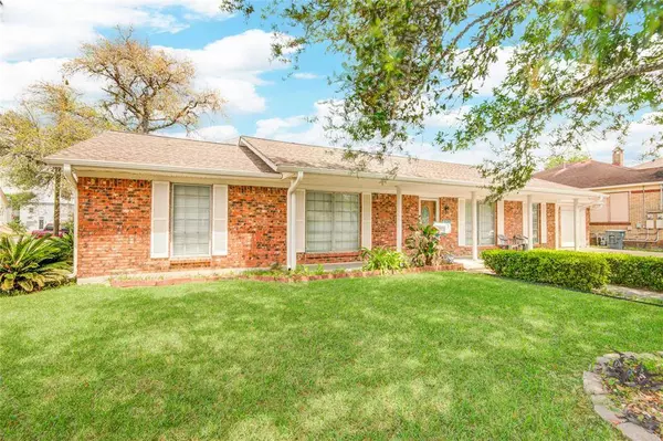 3528 Avenue L, Galveston, TX 77550