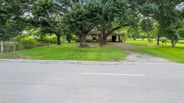 6202 County Road 42, Rosharon, TX 77583