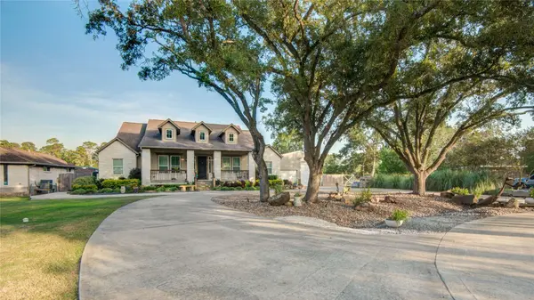 3828 Bayou CIR, Dickinson, TX 77539