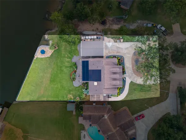 3828 Bayou CIR, Dickinson, TX 77539