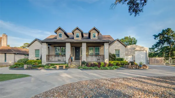 3828 Bayou CIR, Dickinson, TX 77539