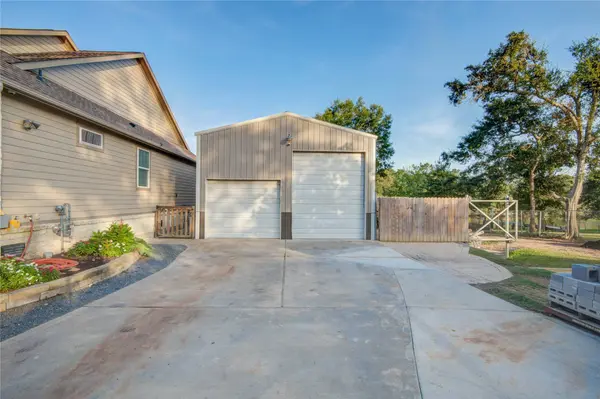 3828 Bayou CIR, Dickinson, TX 77539