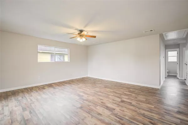 1602 N Avenue N, Freeport, TX 77541