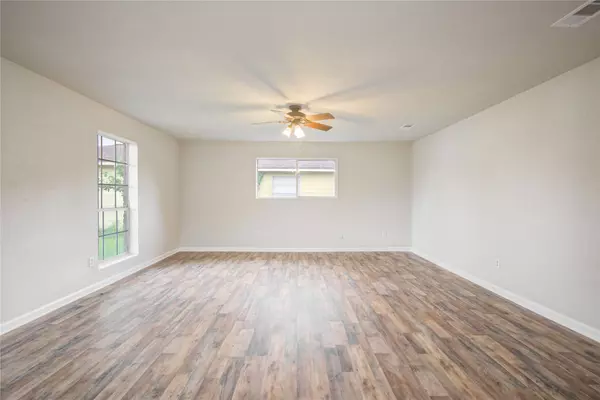 1602 N Avenue N, Freeport, TX 77541