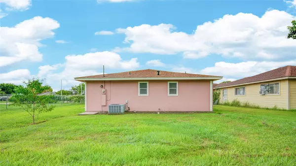 1602 N Avenue N, Freeport, TX 77541