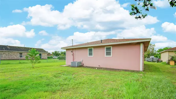1602 N Avenue N, Freeport, TX 77541