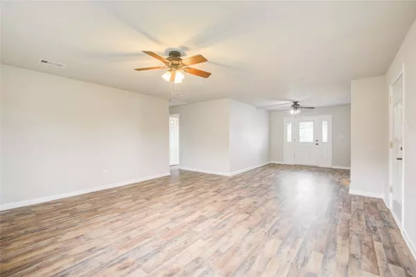 1602 N Avenue N, Freeport, TX 77541