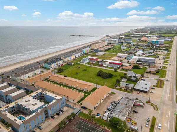 3700 83rd ST #9, Galveston, TX 77554
