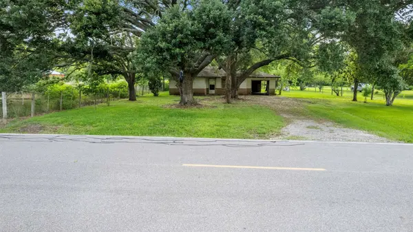 6202 County Road 42, Rosharon, TX 77583