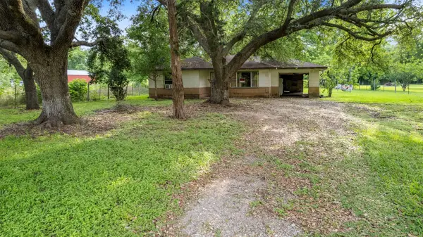 6202 CR 42, Rosharon, TX 77583