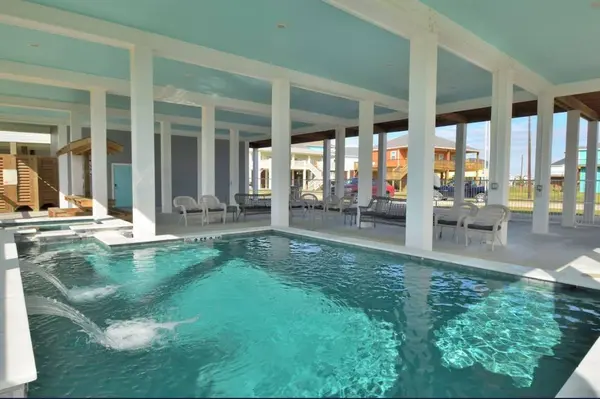 937 S Cove