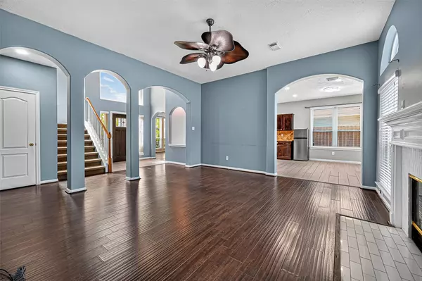 11603 Oak Lake Park DR, Sugar Land, TX 77498