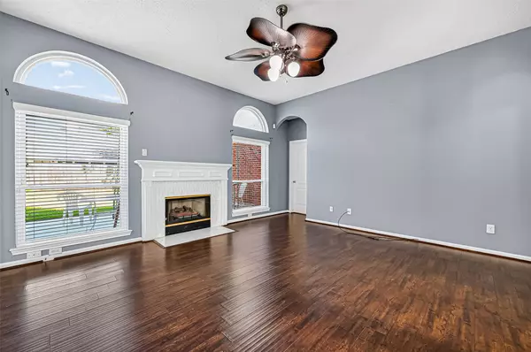 11603 Oak Lake Park DR, Sugar Land, TX 77498