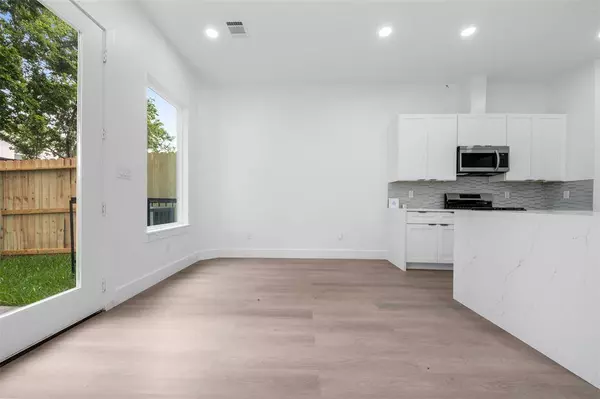 6815 Paris ST, Houston, TX 77021