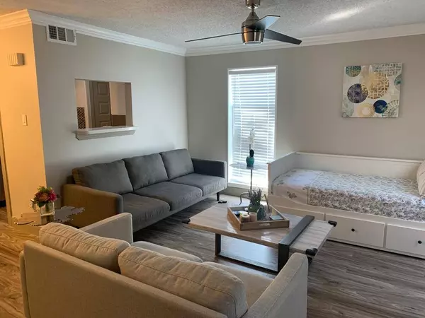 6402 Del Monte DR #121, Houston, TX 77057