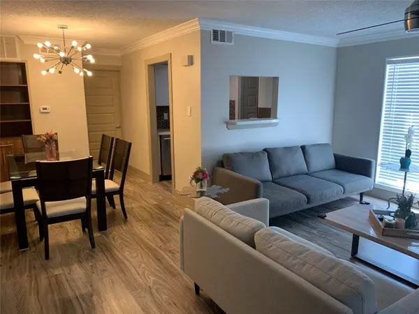 6402 Del Monte DR #121, Houston, TX 77057