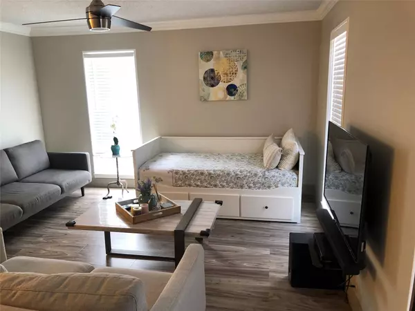 6402 Del Monte DR #121, Houston, TX 77057