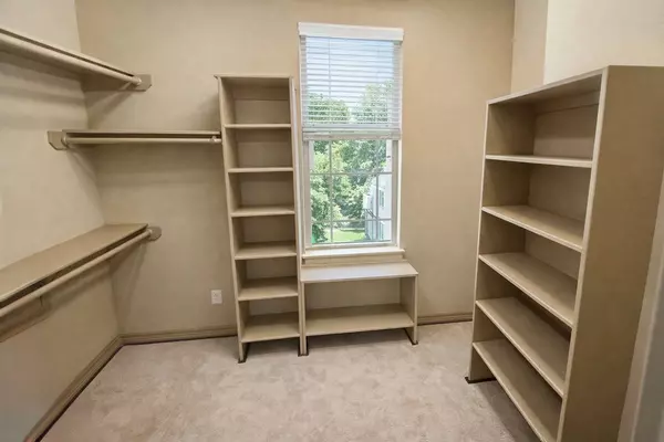 5711 Kiam ST, Houston, TX 77007