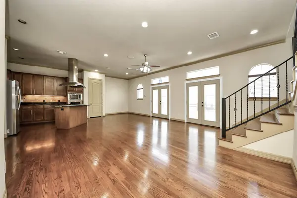 5711 Kiam ST, Houston, TX 77007