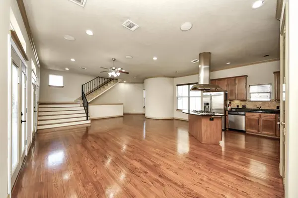 5711 Kiam ST, Houston, TX 77007