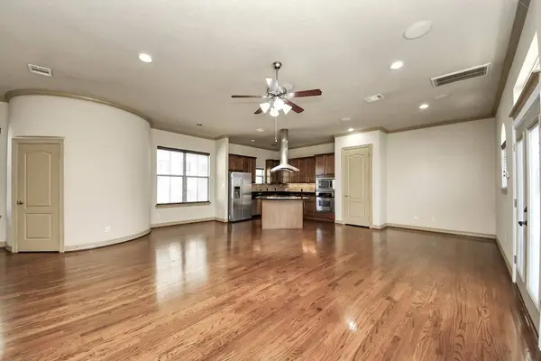 5711 Kiam ST, Houston, TX 77007