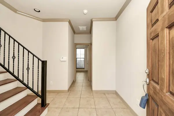 5711 Kiam ST, Houston, TX 77007