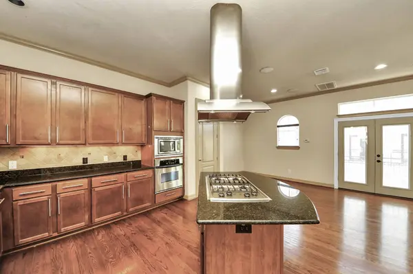 5711 Kiam ST, Houston, TX 77007