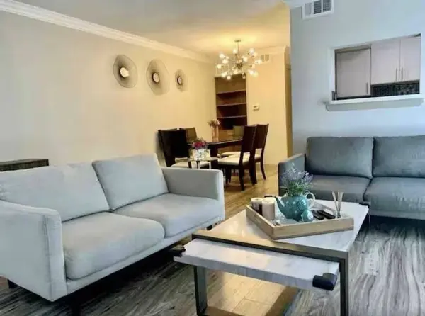 6402 Del Monte DR #121, Houston, TX 77057