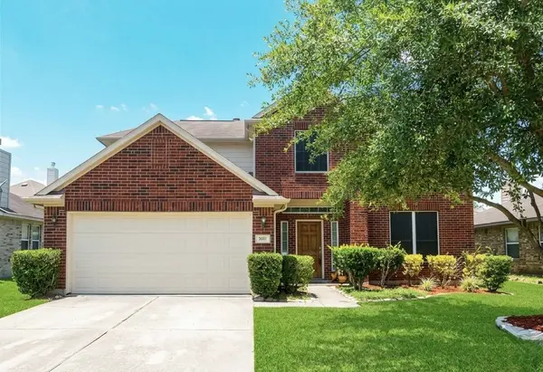 2032 Creek Shore LN, Pearland, TX 77581