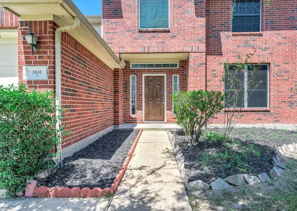 2032 Creek Shore LN, Pearland, TX 77581