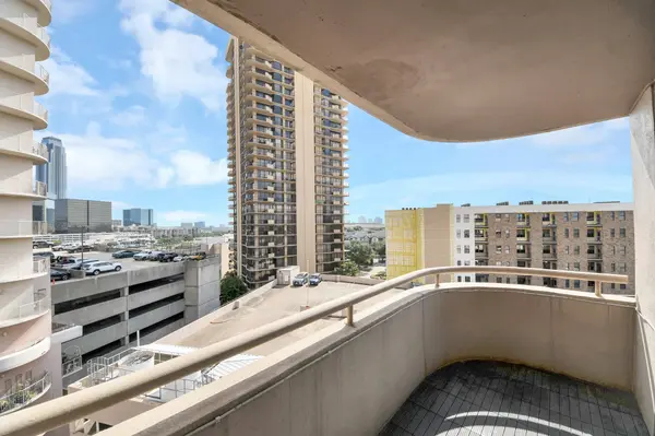 3525 Sage Road #909, Houston, TX 77056