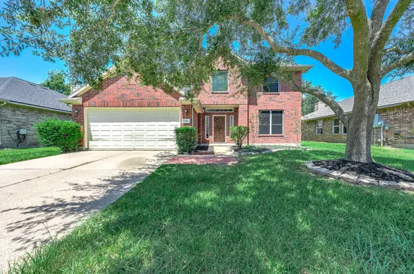 2032 Creek Shore LN, Pearland, TX 77581