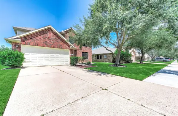 2032 Creek Shore LN, Pearland, TX 77581
