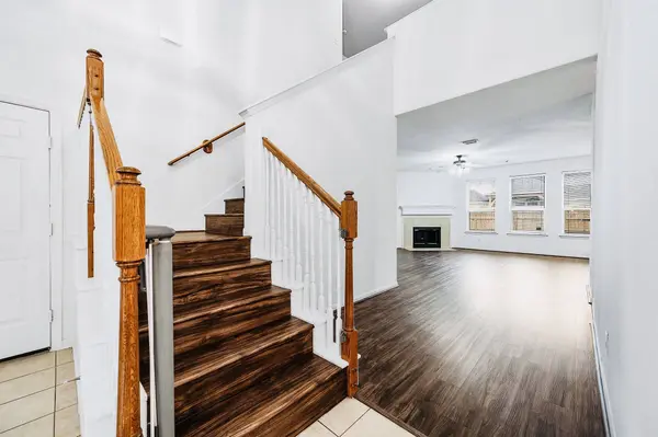 2032 Creek Shore LN, Pearland, TX 77581