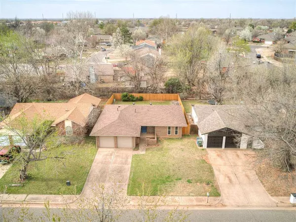 405 Meadow Lake DR, Edmond, OK 73003