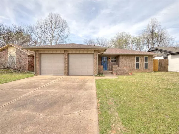 405 Meadow Lake DR, Edmond, OK 73003