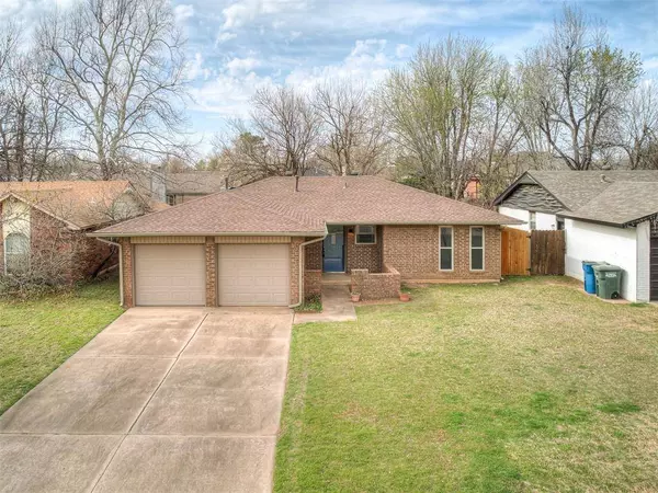 405 Meadow Lake DR, Edmond, OK 73003