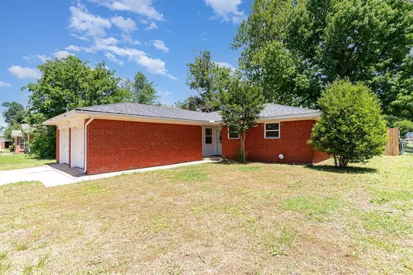 706 Redwood DR, Noble, OK 73068