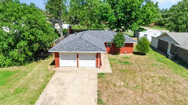 706 Redwood DR, Noble, OK 73068