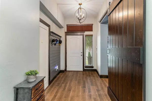 17912 Marron DR, Edmond, OK 73012