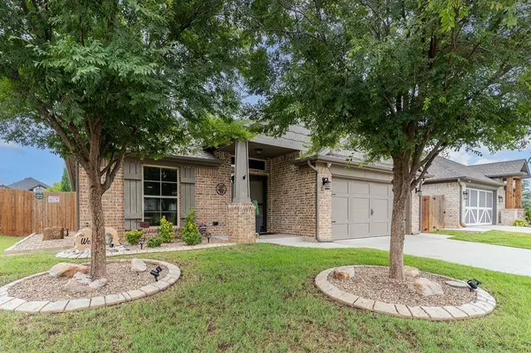 17912 Marron DR, Edmond, OK 73012