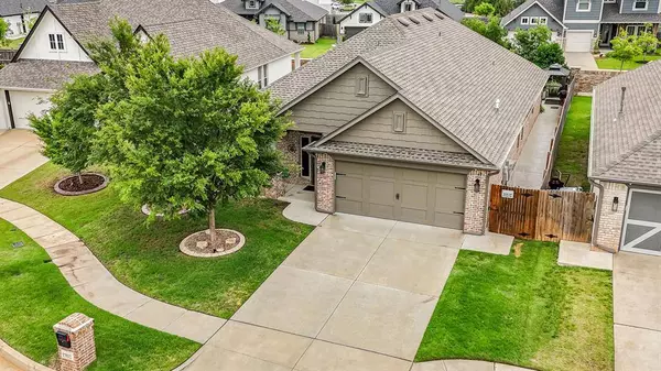 17912 Marron DR, Edmond, OK 73012