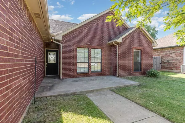 4836 Rocky RD, Yukon, OK 73099